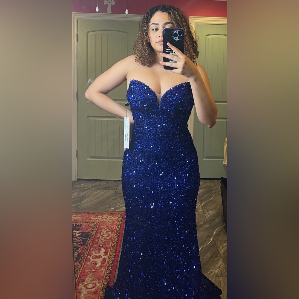 Jovani gown for sale. Brand new. Fits sizes 0-2